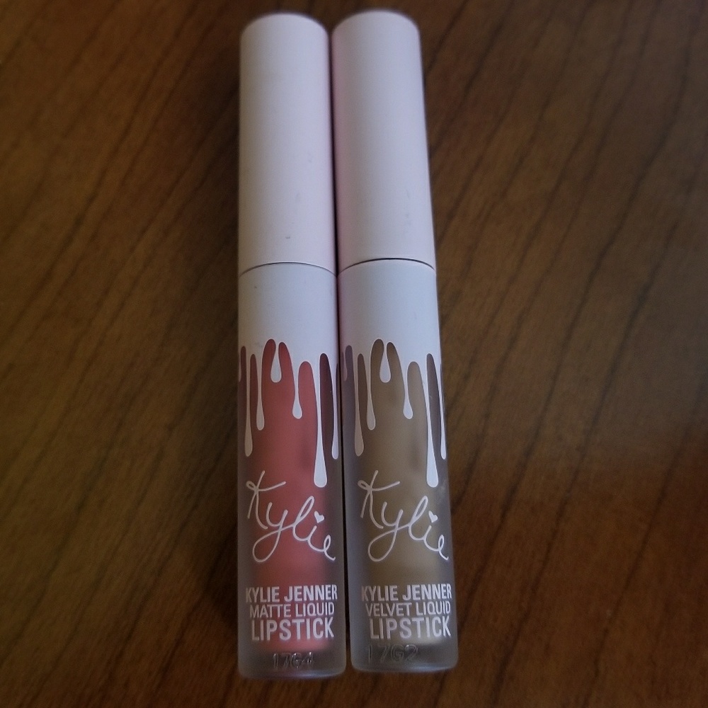 2 Kylie Jenner Matte / Velvet Liquid Lipstick